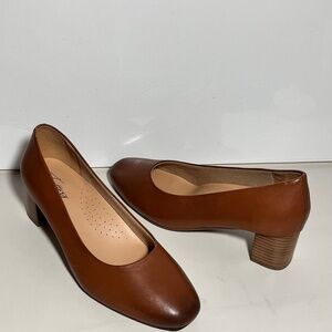Trotters Daria Leather Block Heel Pump